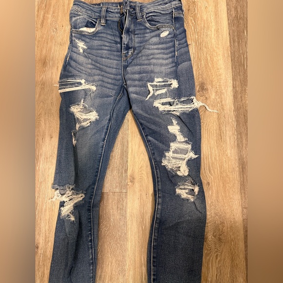 American Eagle Outfitters Denim - American Eagle Ne(x)t Level Stretch ripped skinny jean. Size US 4 short.